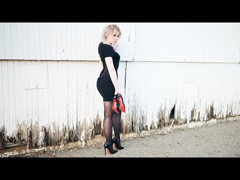 Classic Pump Showdown – So Kate v Pigalle 120