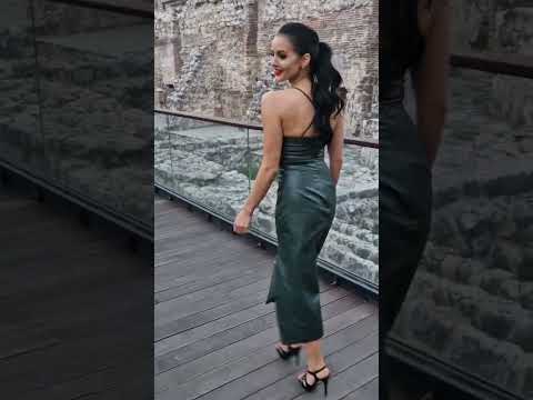 Walking in YSL Saint Laurent Classic Tribute